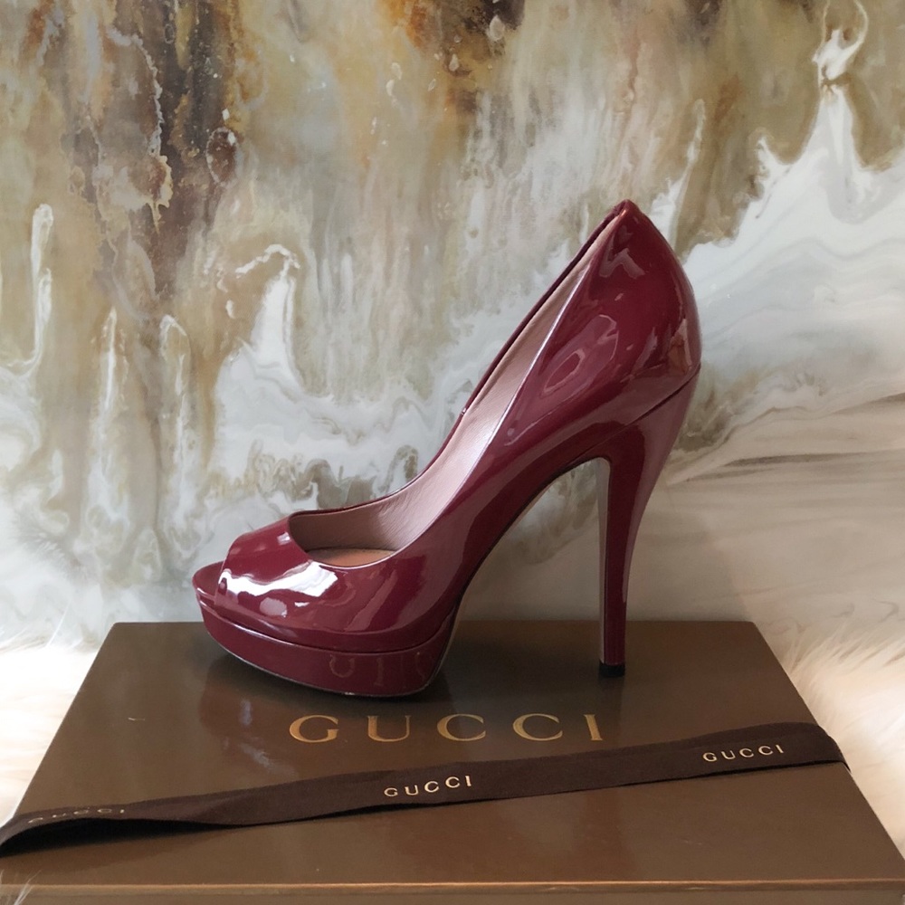 Gucci Lisbeth Patent Burgundy Peep Toe Heels 38.5